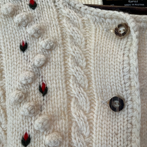 Vintage Ladies Geiger sweater - Picture 4 of 10